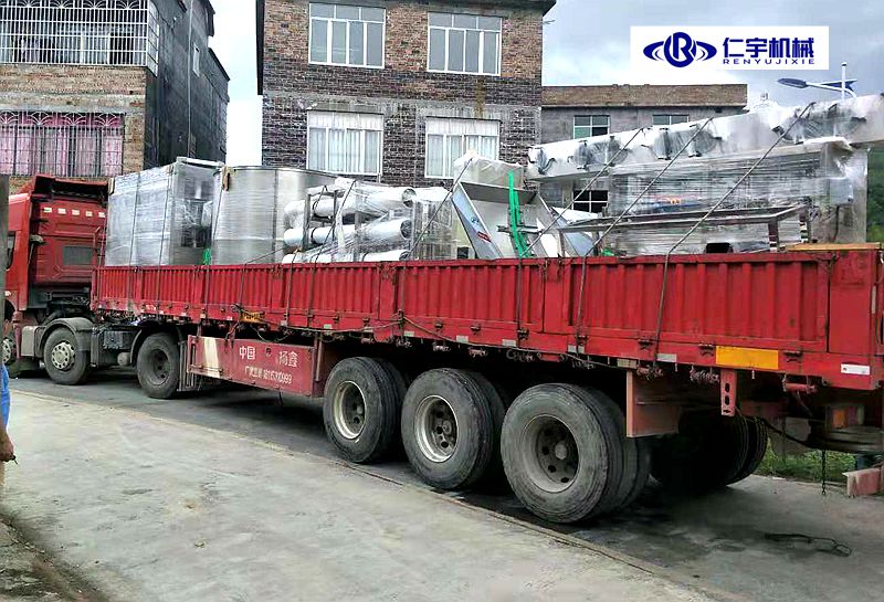 全自动三合一灌装设备 全自动三合一灌装设备